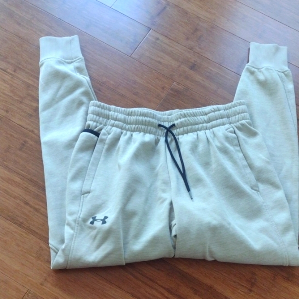 Under Armour Heather Gray Joggers Sweatpants M